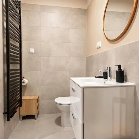18 - Zakopianski - Sauna & Jacuzzi & Plac Zabaw & Silownia *